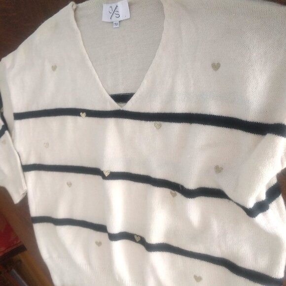 Beautiful and Soft Ivory Pull with Blue Stripes and Gold Hearts - Picture 3 of 7